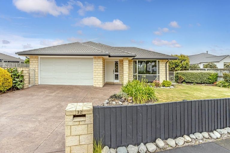 Photo of property in 32 Travis Country Drive, Burwood, Christchurch, 8083