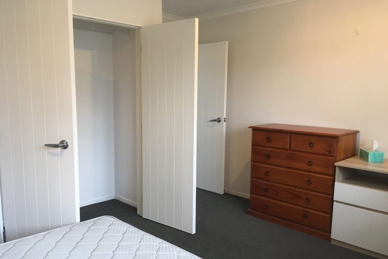 Photo of property in 10 Montmere Avenue, Te Atatu Peninsula, Auckland, 0610