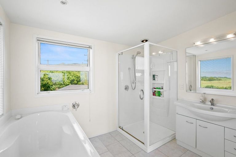 Photo of property in 1532 Carrington Road, Hurworth, New Plymouth, 4371