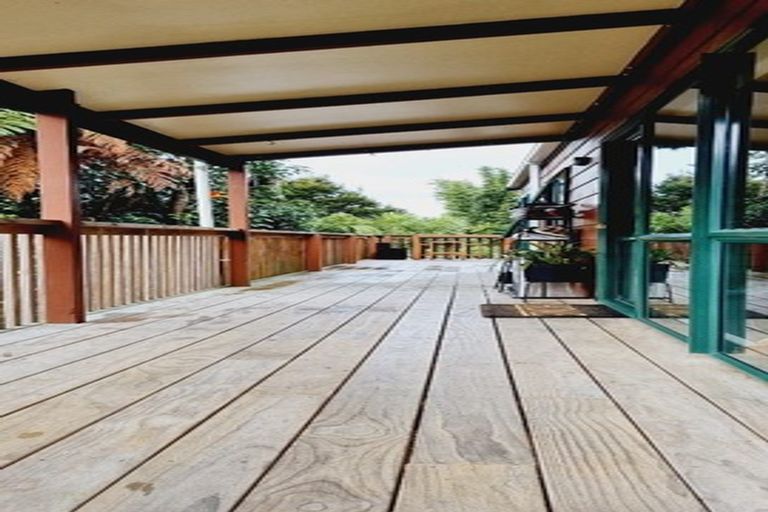 Photo of property in 41a Cyclarama Crescent, Massey, Auckland, 0614