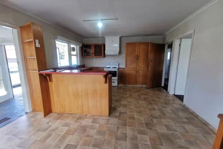 Photo of property in 129 Springs Road, Hornby, Christchurch, 8042