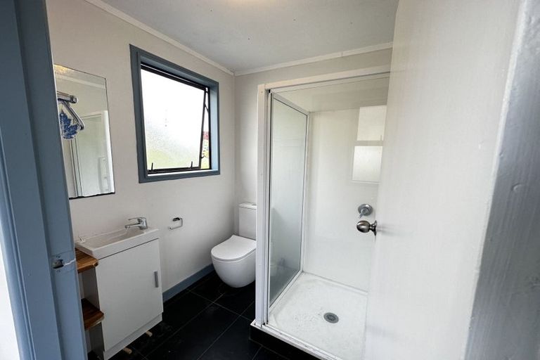 Photo of property in 10 Celeste Place, Totara Vale, Auckland, 0627