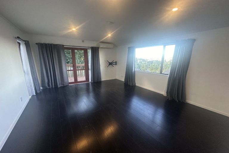 Photo of property in 2/43 Noeleen Street, Glenfield, Auckland, 0629
