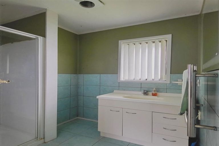 Photo of property in 16 Rata Street, Waiuku, 2123