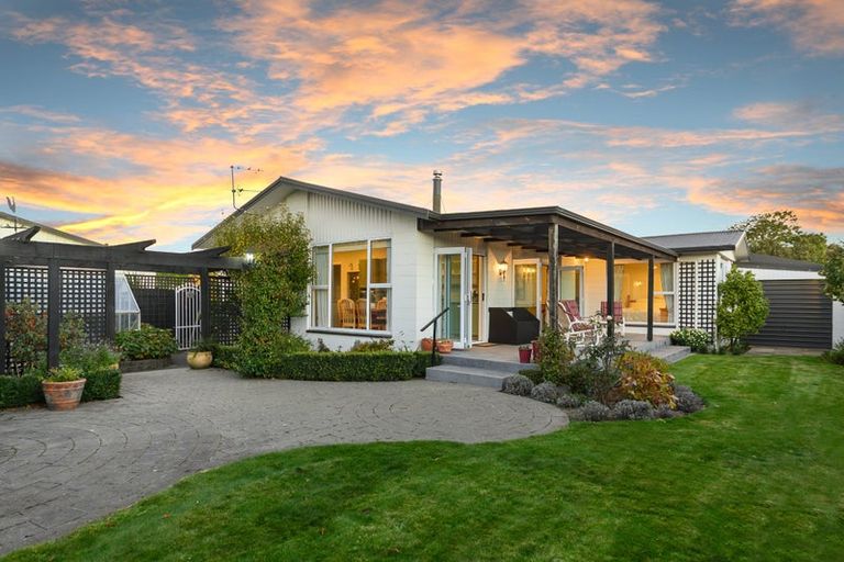 Photo of property in 12 Petries Road, Woodend, 7610