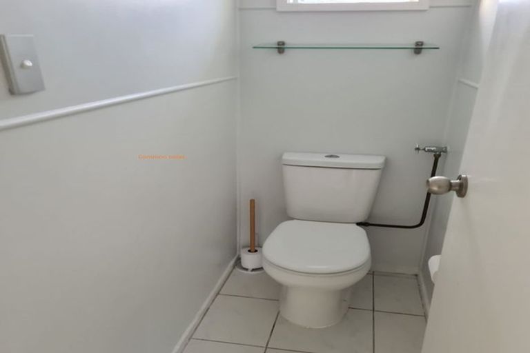 Photo of property in 54 Captain Scott Road, Glen Eden, Auckland, 0602