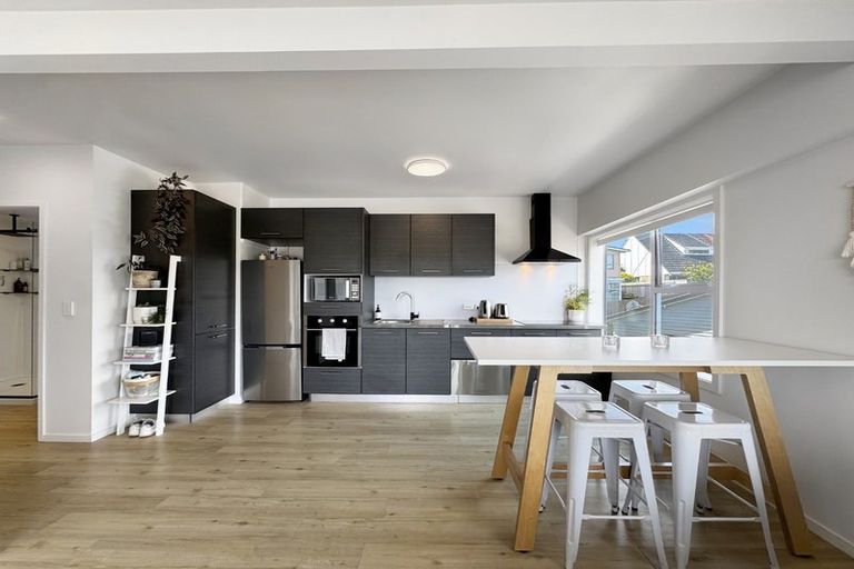 Photo of property in 6/32 Akaroa Drive, Maupuia, Wellington, 6022