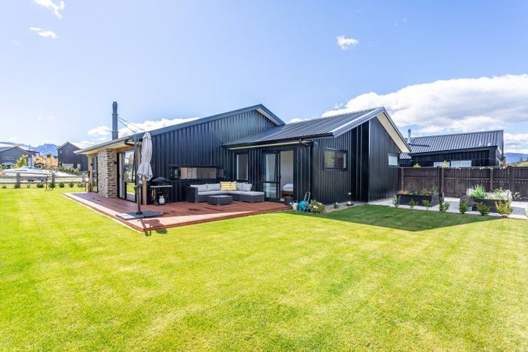 Photo of property in 2 Glen Dene Crescent, Wanaka, 9305