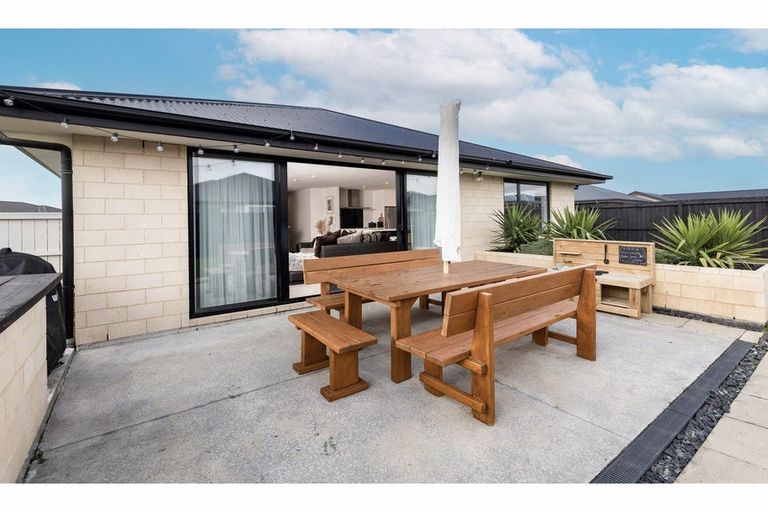 Photo of property in 5 Grasmere Close, Rangiora, 7400