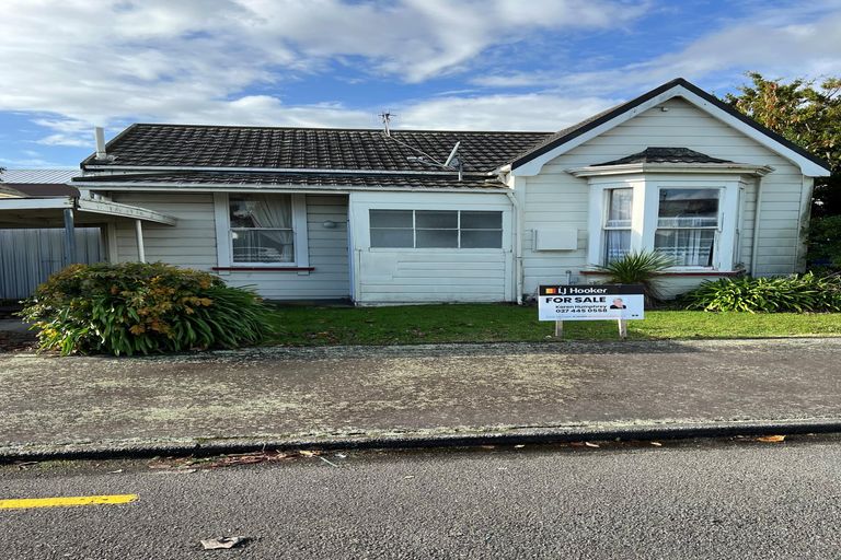 Photo of property in 19 Snelson Street, Palmerston North, 4410