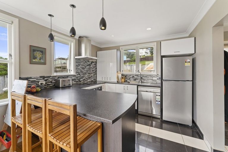 Photo of property in 11 Te Puke Street, Titahi Bay, Porirua, 5022