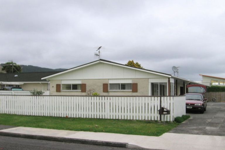 Photo of property in 20a Oriwa Street, Waikanae, 5036