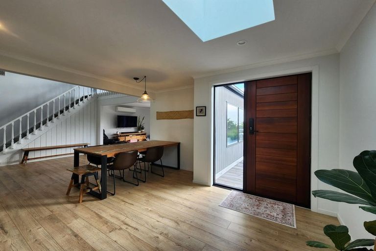 Photo of property in 136 Wairau Road, Oakura, New Plymouth, 4374