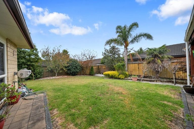 Photo of property in 35 Croftview Road, Wattle Downs, Auckland, 2103