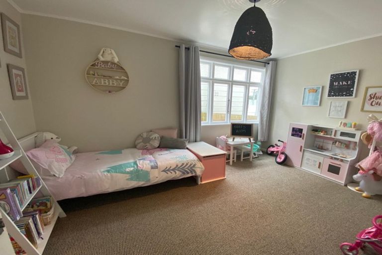 Photo of property in 89 Standen Street, Karori, Wellington, 6012