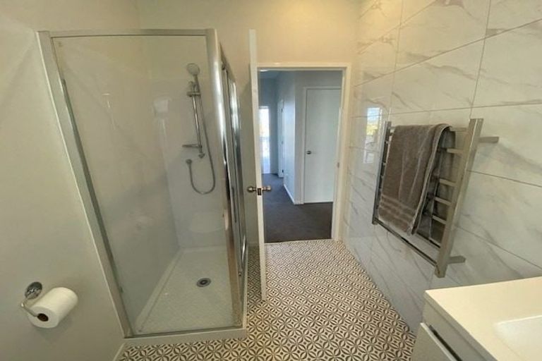 Photo of property in 14 John Road, Stanmore Bay, Whangaparaoa, 0932