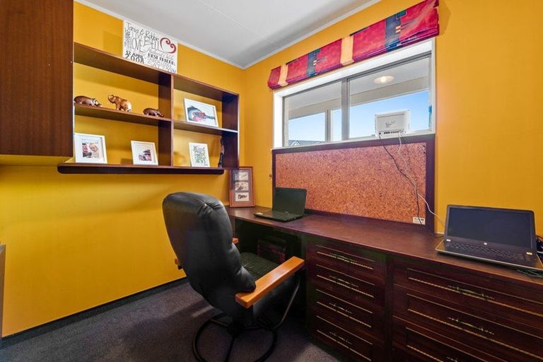 Photo of property in 15 Quin Crescent, Hawera, 4610