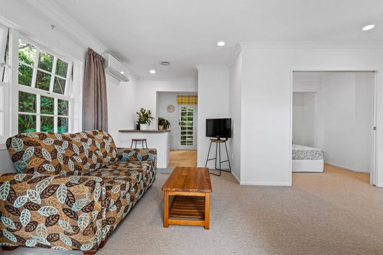 Photo of property in 3 Awaruku Road, Torbay, Auckland, 0630