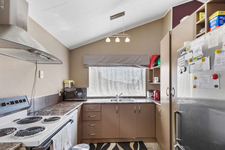 Photo of property in 16 Mercury Street, Milson, Palmerston North, 4414