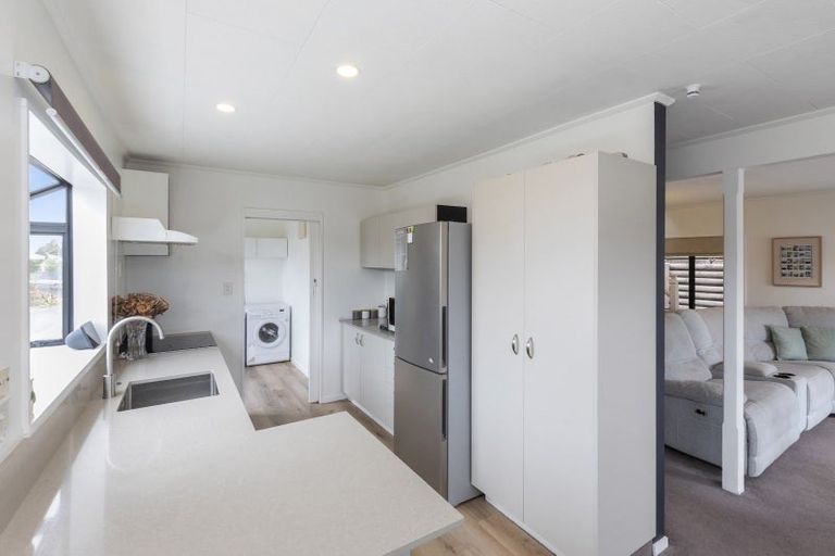 Photo of property in 64 Effingham Street, North New Brighton, Christchurch, 8083