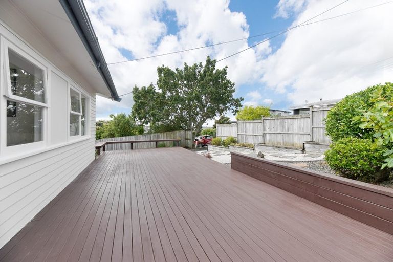Photo of property in 8 Hauraki Crescent, Pinehill, Auckland, 0632