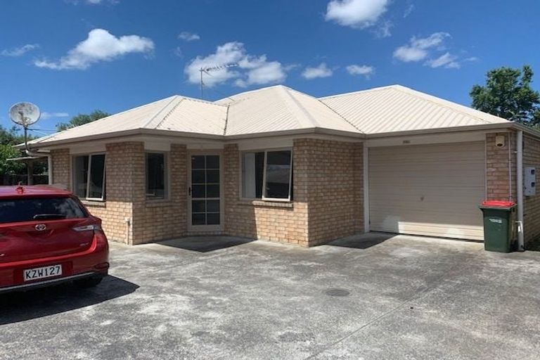 Photo of property in 10 Gibbs Road, Manurewa, Auckland, 2102