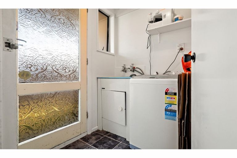 Photo of property in 2/50 Valecrest Avenue, Parklands, Christchurch, 8083