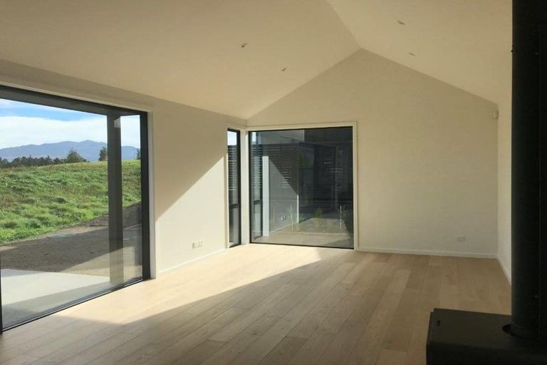 Photo of property in 5 Kotuku Lane, Jacks Point, Queenstown, 9371