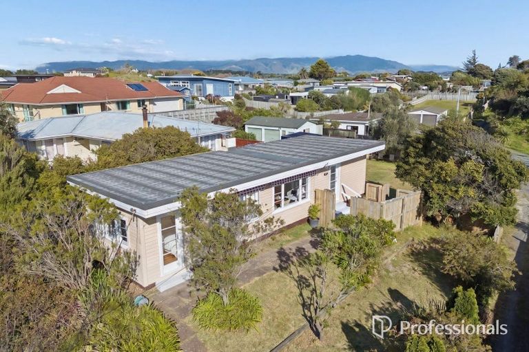 Photo of property in 67 Tasman Road, Otaki Beach, Otaki, 5512
