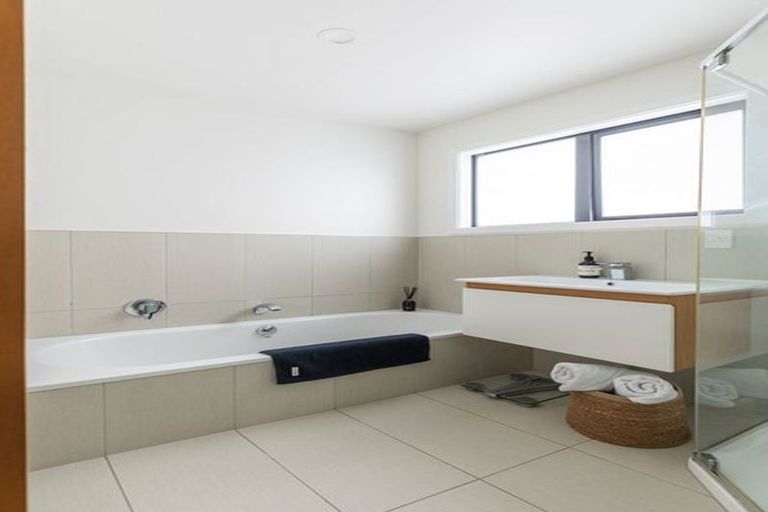 Photo of property in 39b Braithwaite Street, Karori, Wellington, 6012