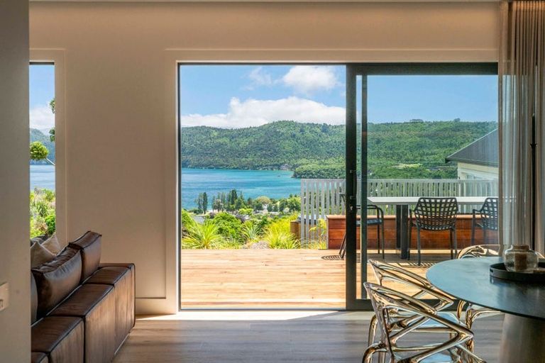 Photo of property in 11 Sparrowhawk Way, Kinloch, Taupo, 3377