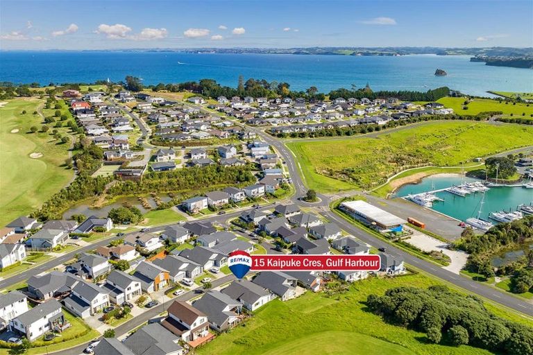 Photo of property in 15 Kaipuke Crescent, Gulf Harbour, Whangaparaoa, 0930