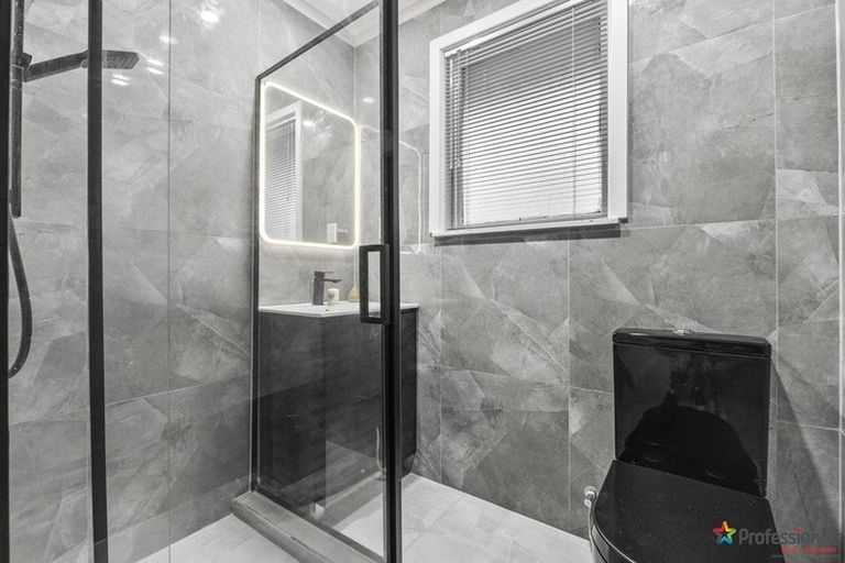 Photo of property in 1/13a Vine Street, Mangere East, Auckland, 2024