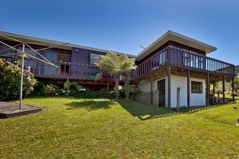 Photo of property in 131 Sunset Road, Totara Vale, Auckland, 0632