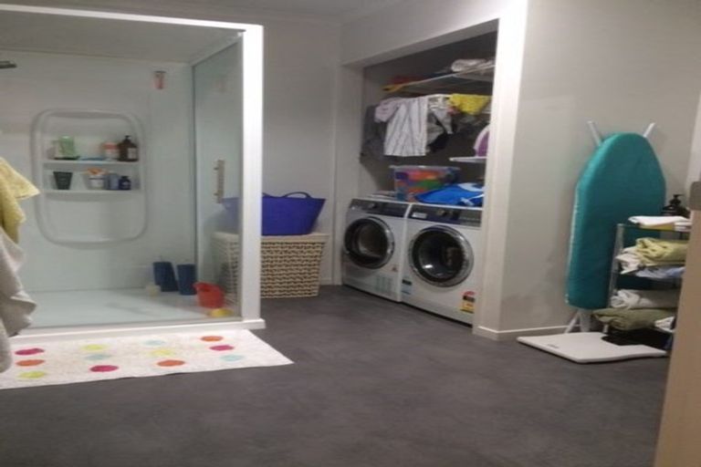 Photo of property in 10/17 Harbour View Road, Te Atatu Peninsula, Auckland, 0610