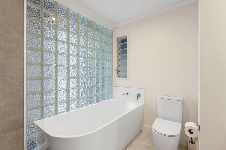 Photo of property in 7 Ngarara Road, Waikanae, 5036