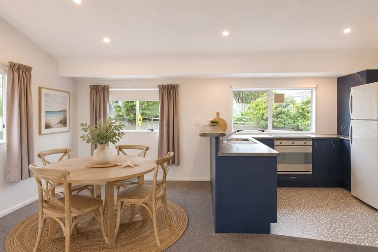 Photo of property in 18 Morere Street, Titahi Bay, Porirua, 5022