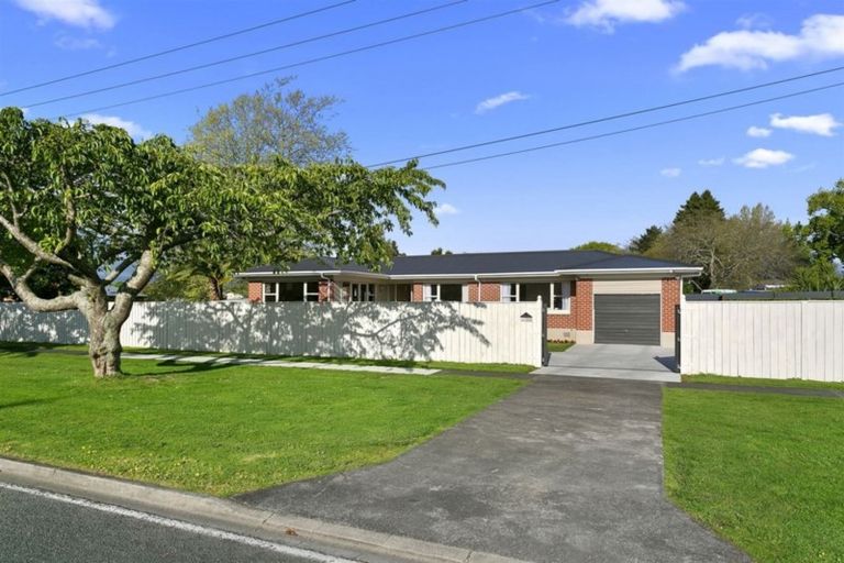 Photo of property in 322 Shakespeare Street, Leamington, Cambridge, 3432
