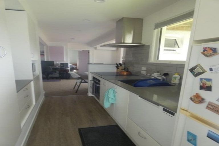 Photo of property in 92 Creswick Terrace, Northland, Wellington, 6012