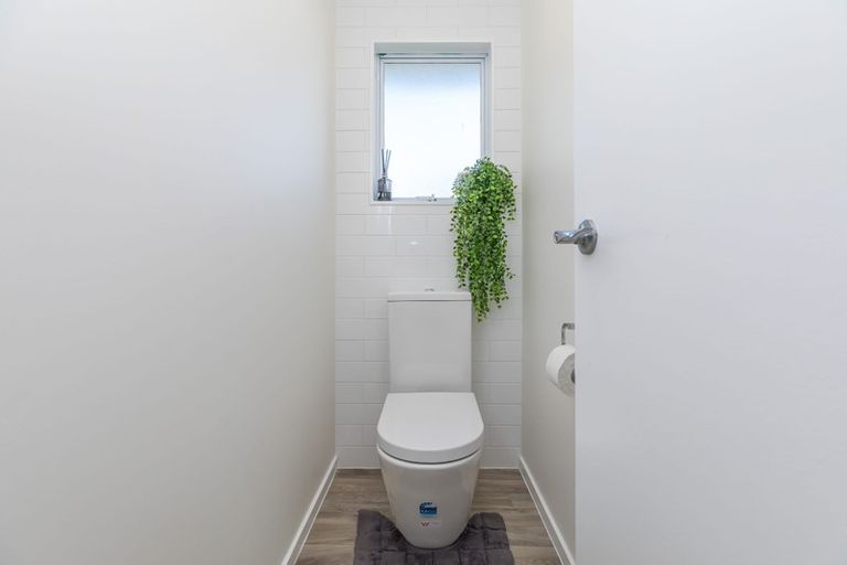 Photo of property in 24 Lilburn Crescent, Massey, Auckland, 0614