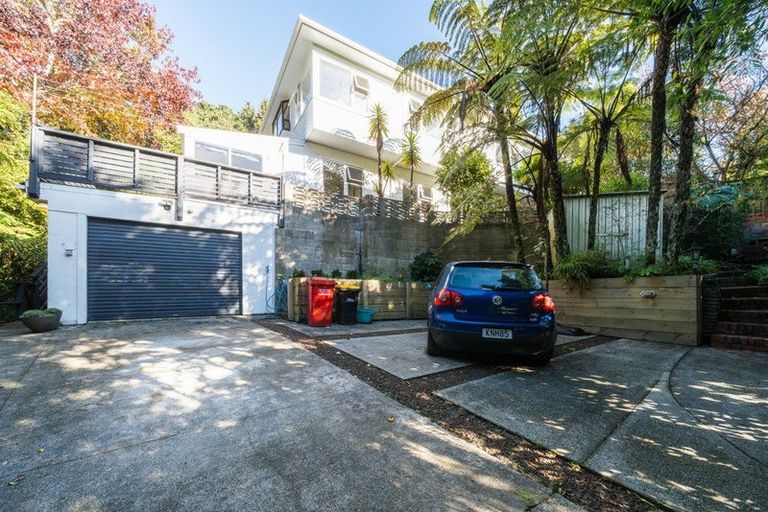 Photo of property in 10 Court Road, Tawa, Wellington, 5028
