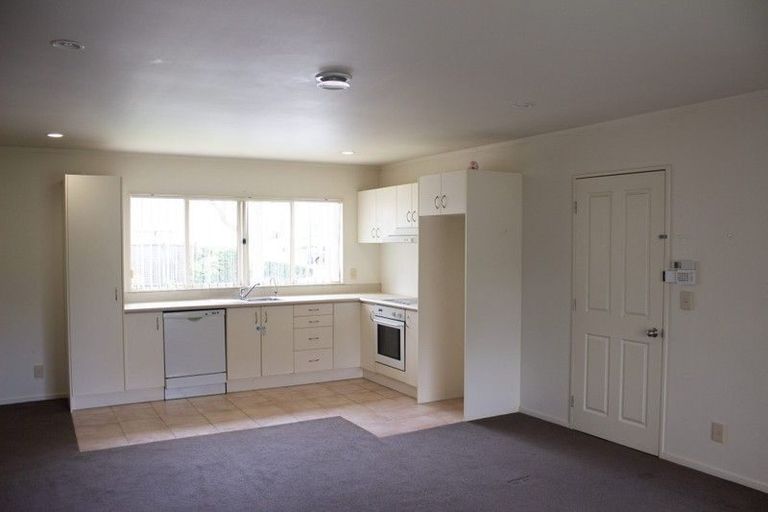 Photo of property in 12 Albizia Avenue, Henderson, Auckland, 0612