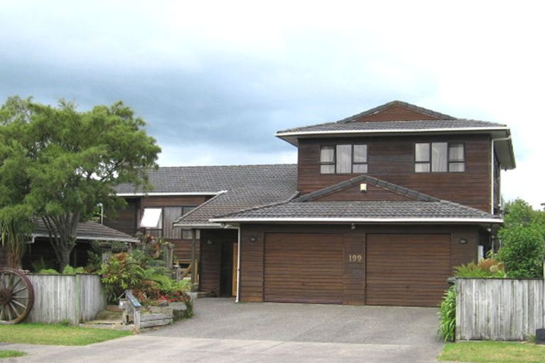 Photo of property in 199 Luckens Road, West Harbour, Auckland, 0618