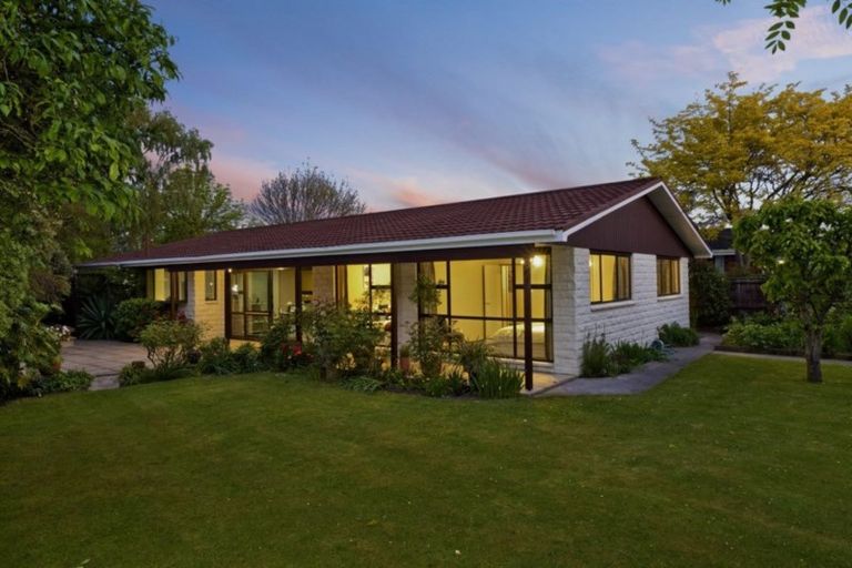 Photo of property in 12 Heaphy Place, Casebrook, Christchurch, 8051