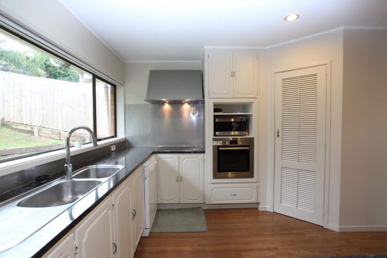 Photo of property in 11 Palmyra Way, Half Moon Bay, Auckland, 2012