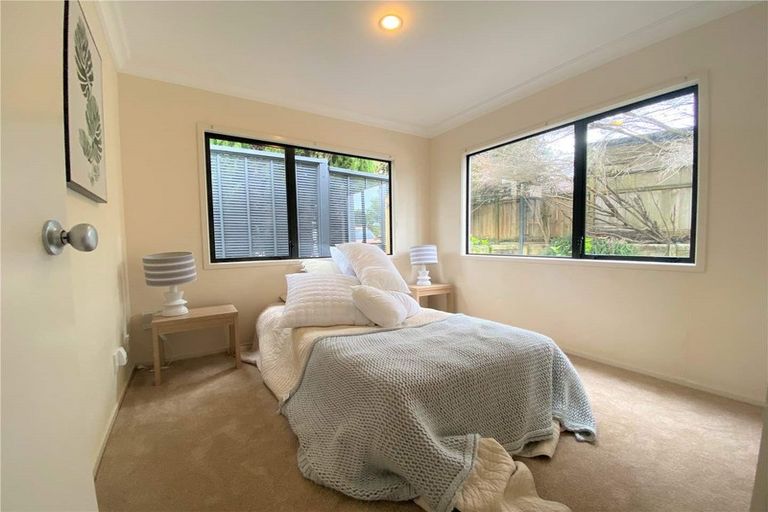 Photo of property in 16 Kilsyth Way, East Tamaki Heights, Auckland, 2016