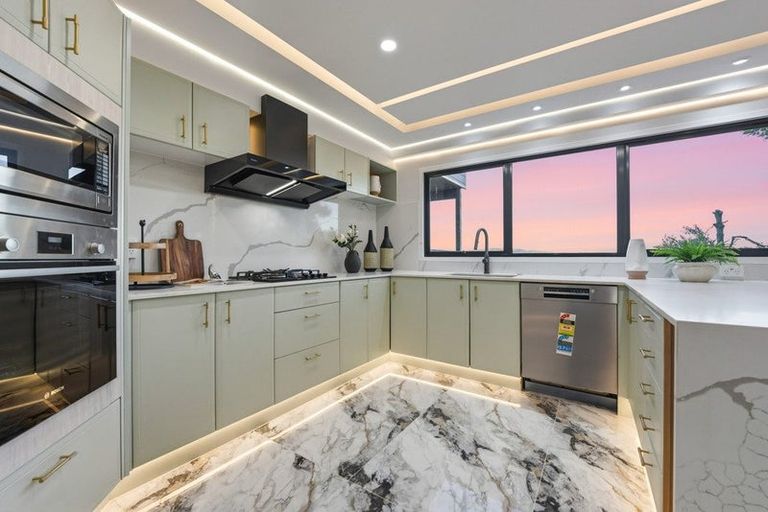 Photo of property in 45 Pohutukawa Avenue, Shelly Park, Auckland, 2014