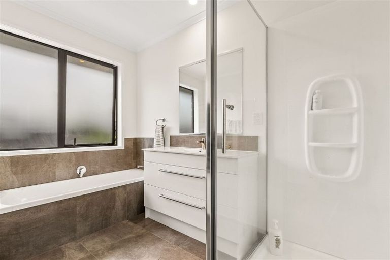 Photo of property in 46 Kaipara Portage Road, Riverhead, 0820