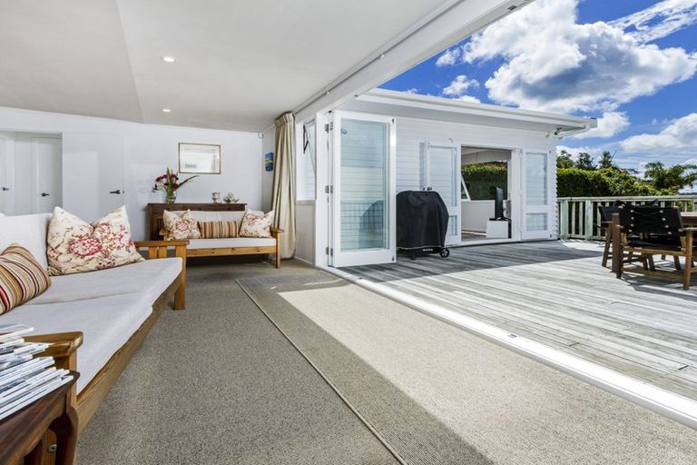 Photo of property in 63 Knights Road, Rothesay Bay, Auckland, 0630