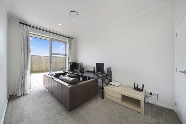 Photo of property in 57 Hayfield Way, Karaka, Papakura, 2113